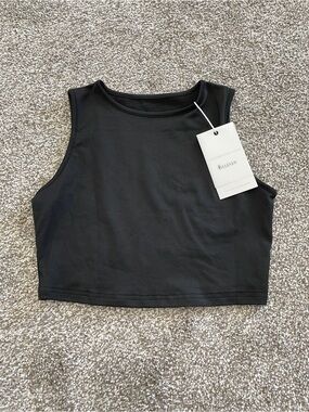 Elleven Minimal Black Cropped Tank Small